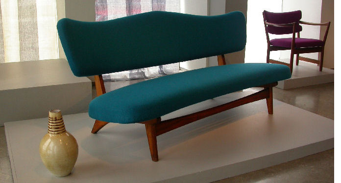 Sofaen ble trukket til utstillingen Norway Said som omhandlet norsk design etter krigen. Trondheim 2004.